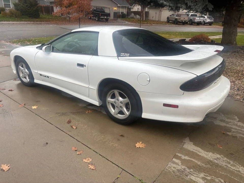 1995 Pontiac Firebird 4th Gen - Image 5 of 12