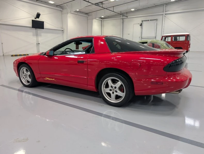 1995 Pontiac Firebird Formula 4th Gen - Image 9 of 16