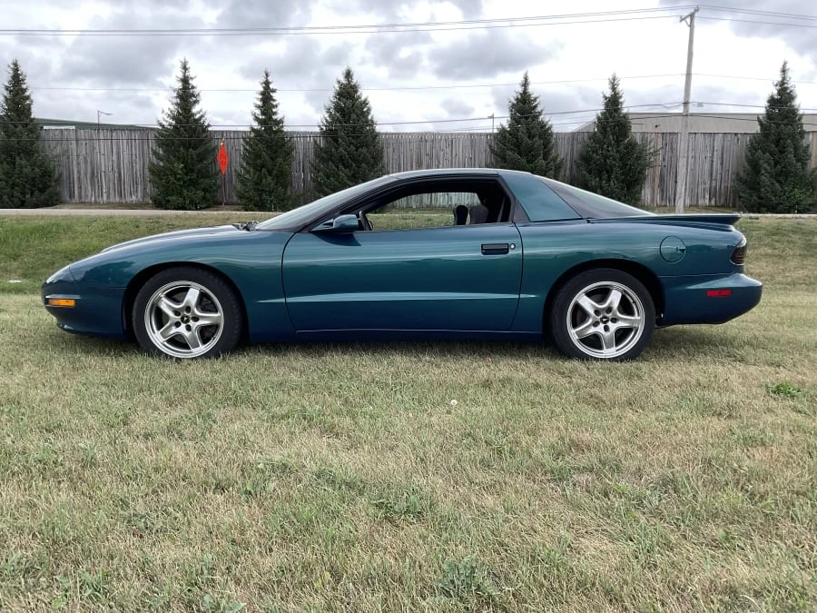 1995 Pontiac Firebird 4th Gen - Image 2 of 10