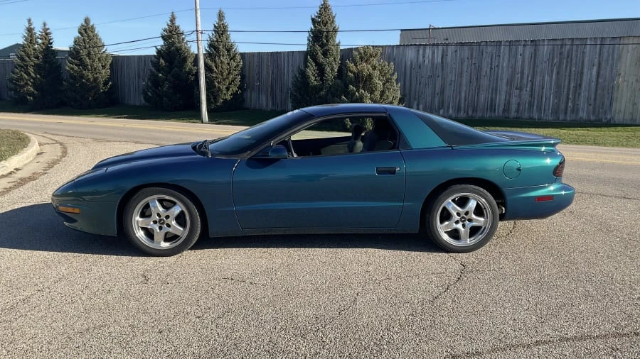 1995 Pontiac Firebird 4th Gen - Image 2 of 11