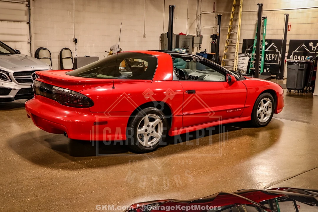 1995 Pontiac Firebird Formula 4th Gen - Image 24 of 31