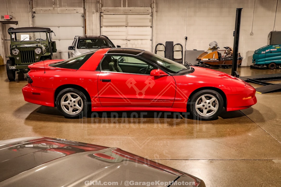 1995 Pontiac Firebird Formula 4th Gen - Image 8 of 31