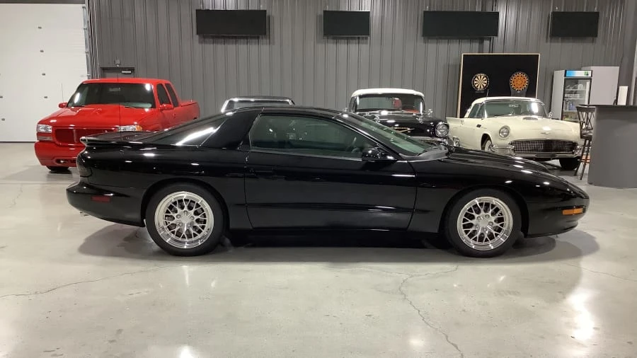 1995 Pontiac Firebird 4th Gen - Image 2 of 31