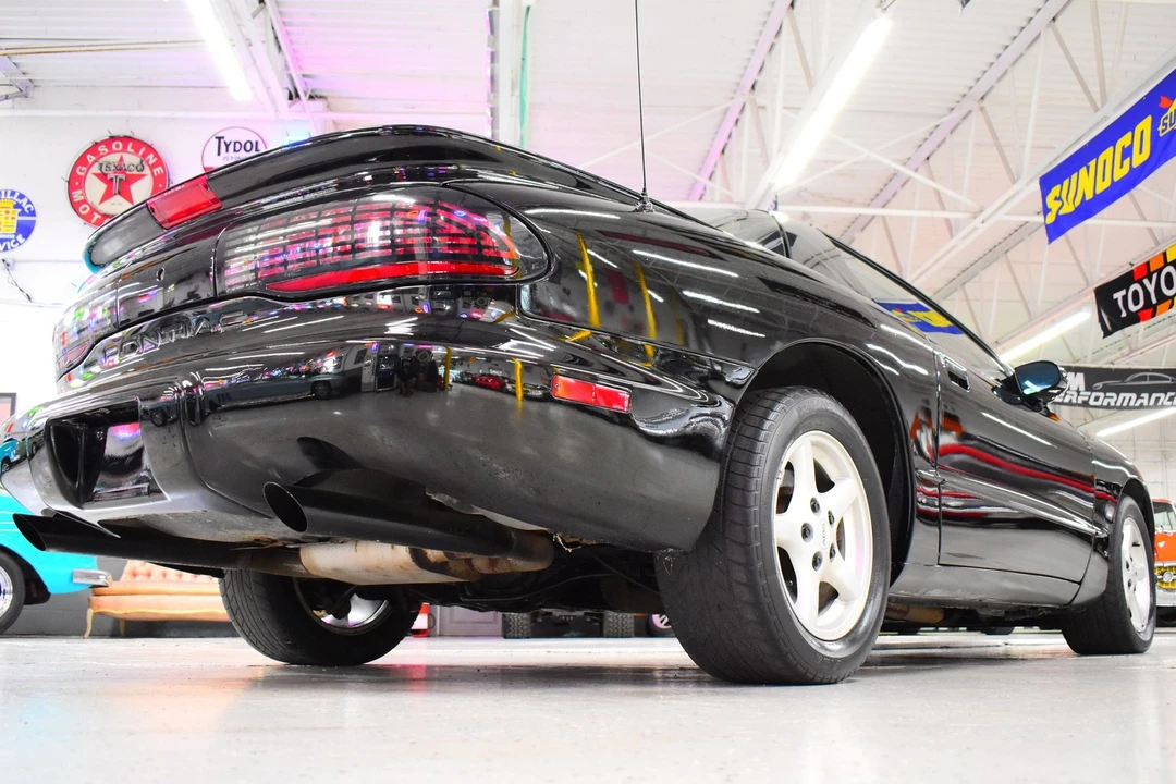 1995 Pontiac Firebird Formula 4th Gen - Image 11 of 20