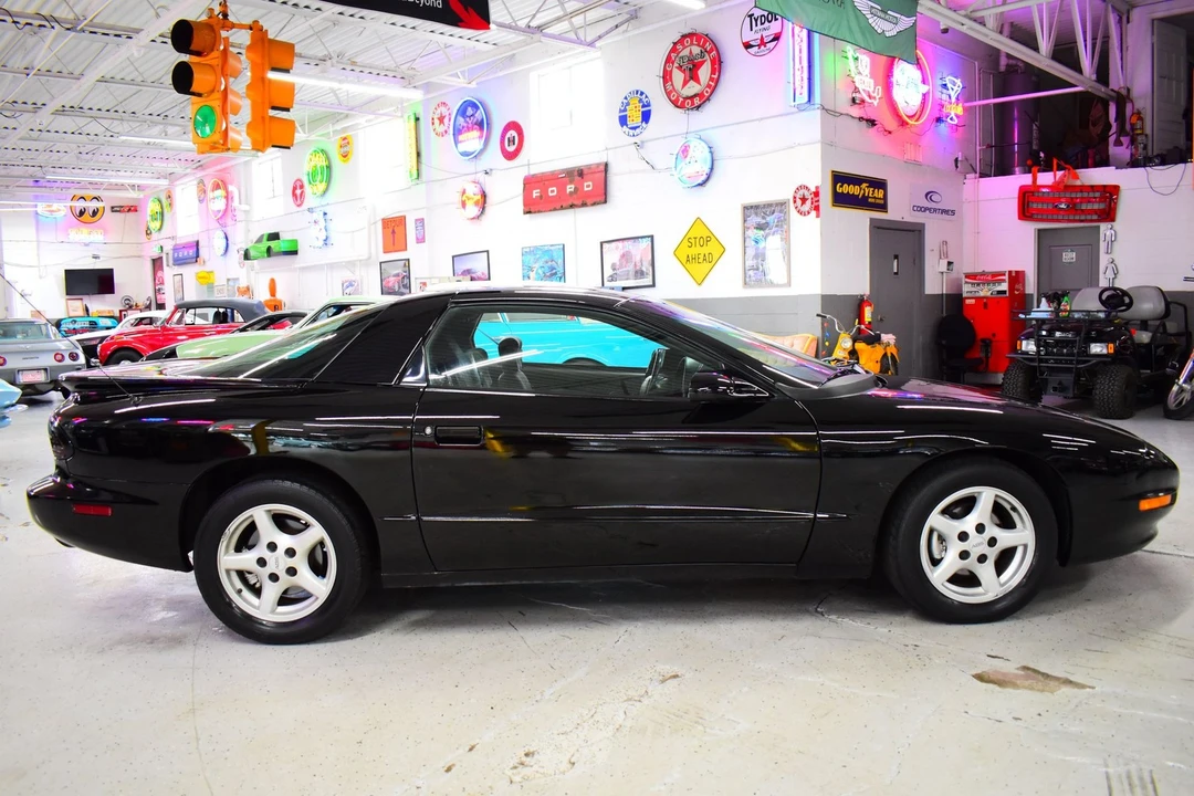1995 Pontiac Firebird Formula 4th Gen - Image 4 of 20