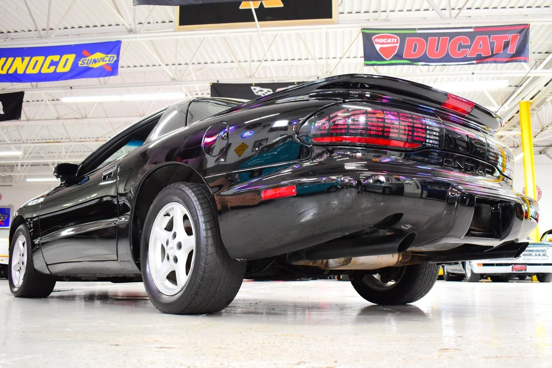 1995 Pontiac Firebird Formula 4th Gen - Image 17 of 20