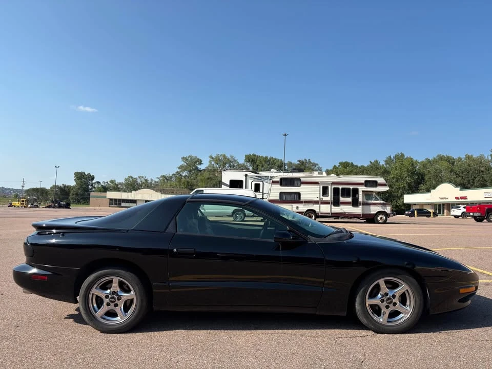 1995 Pontiac Firebird Formula 4th Gen - Image 6 of 16