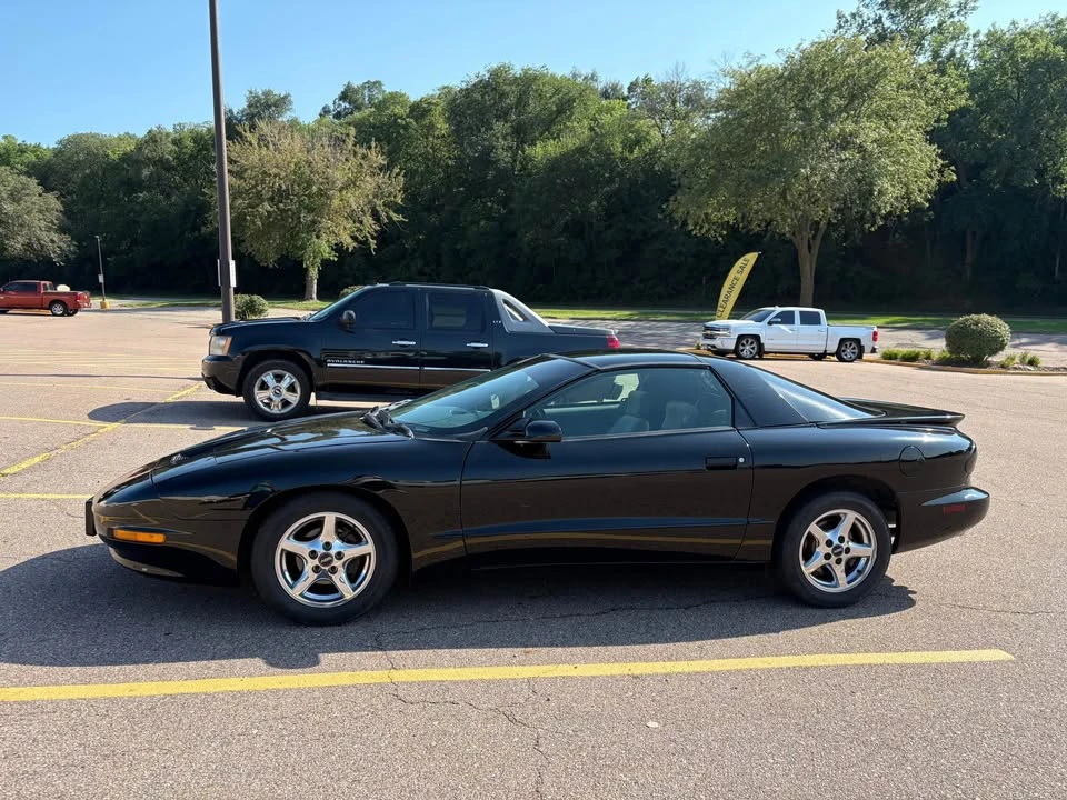 1995 Pontiac Firebird Formula 4th Gen - Image 8 of 16