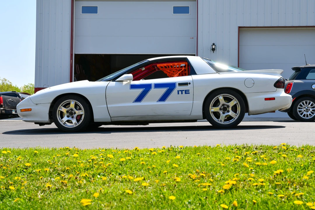 1995 Pontiac Firebird 4th Gen - Image 4 of 31