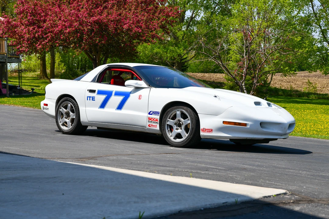 1995 Pontiac Firebird 4th Gen - Image 11 of 31