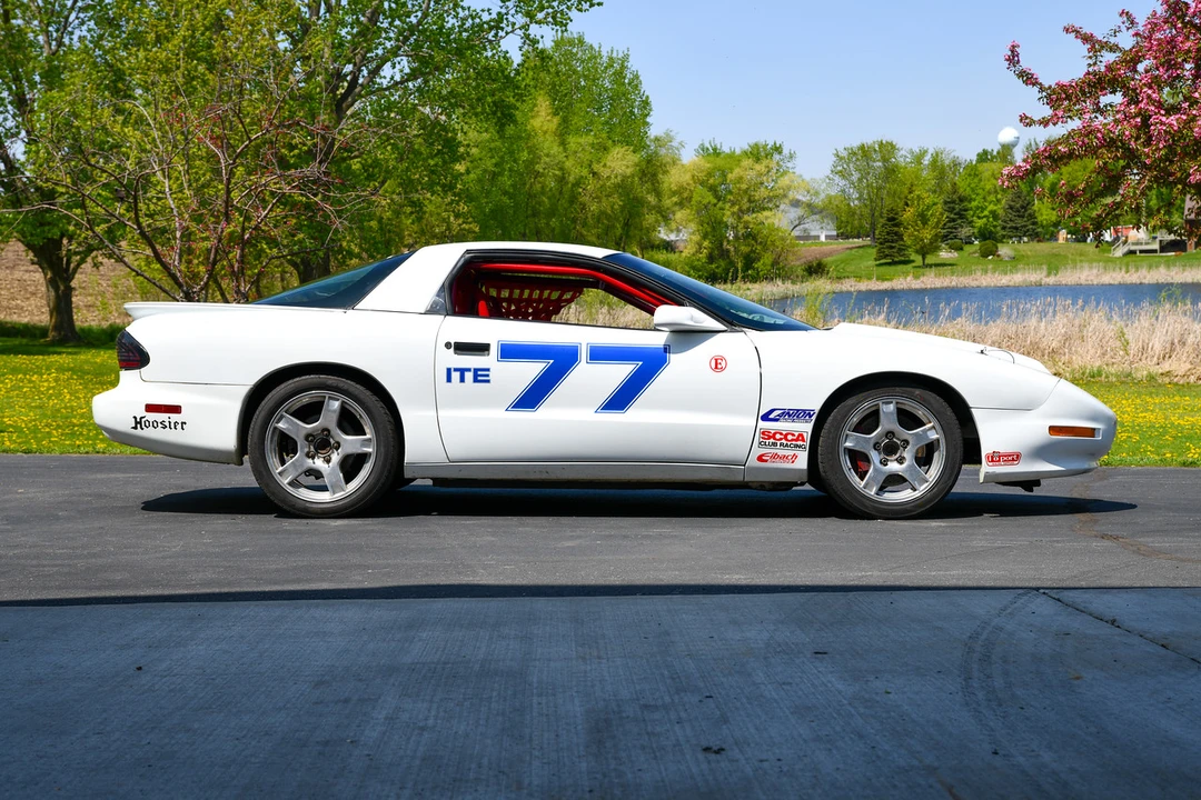1995 Pontiac Firebird 4th Gen - Image 10 of 31
