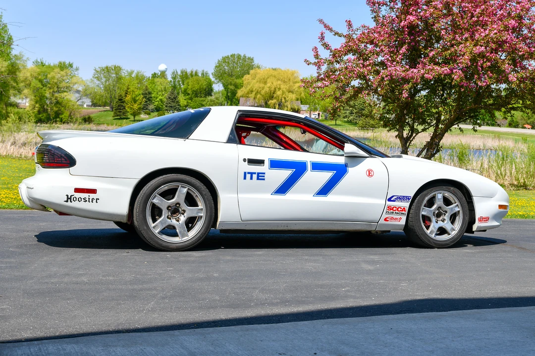 1995 Pontiac Firebird 4th Gen - Image 9 of 31