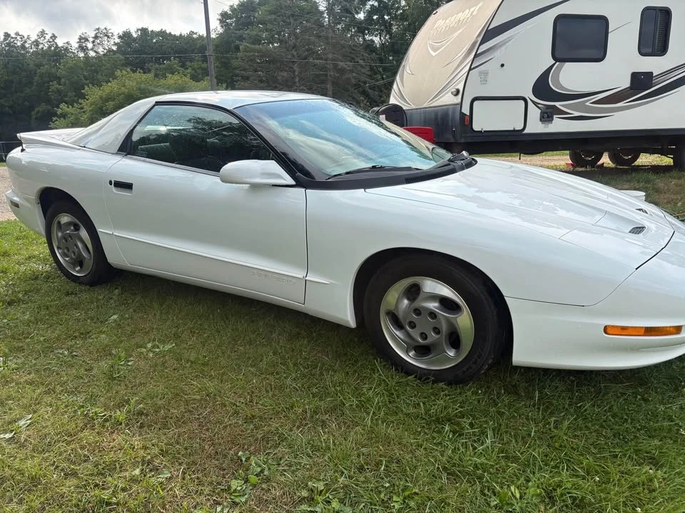 1995 Pontiac Firebird 4th Gen - Image 2 of 9