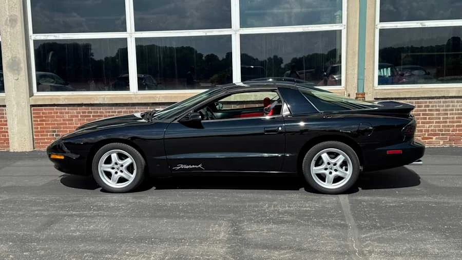 1995 Pontiac Firebird Formula 4th Gen - Image 2 of 10