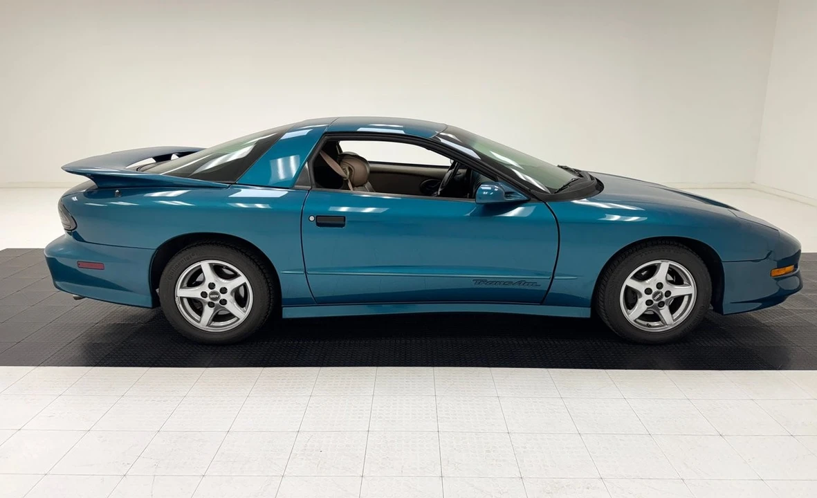 1995 Pontiac Firebird - Image 6 of 31