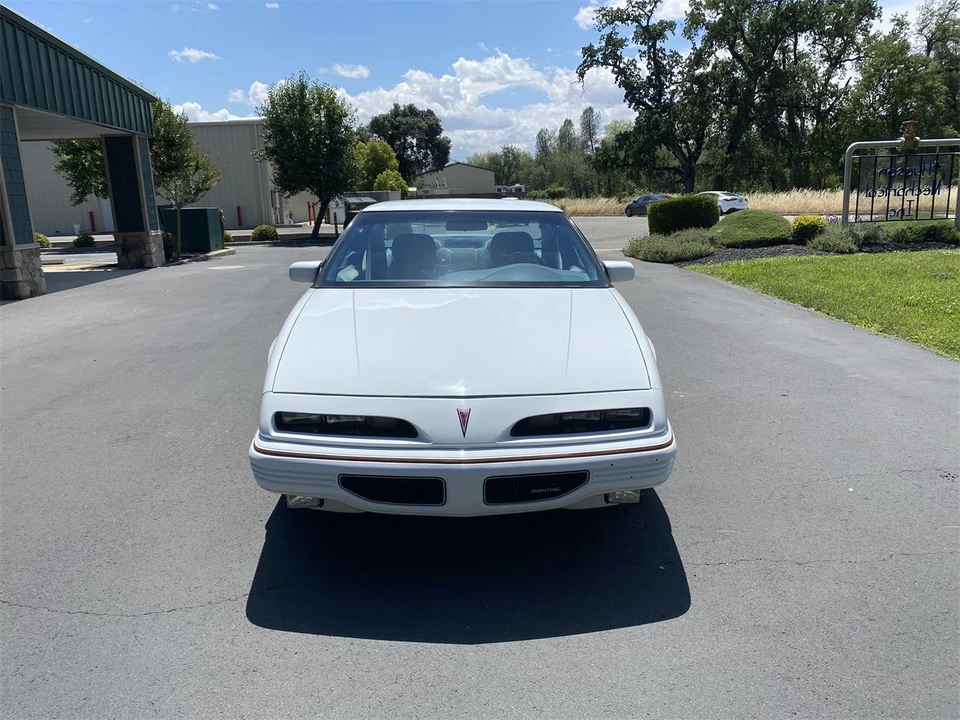 1995 Pontiac Grand Prix 3rd+ Gen - Image 3 of 31