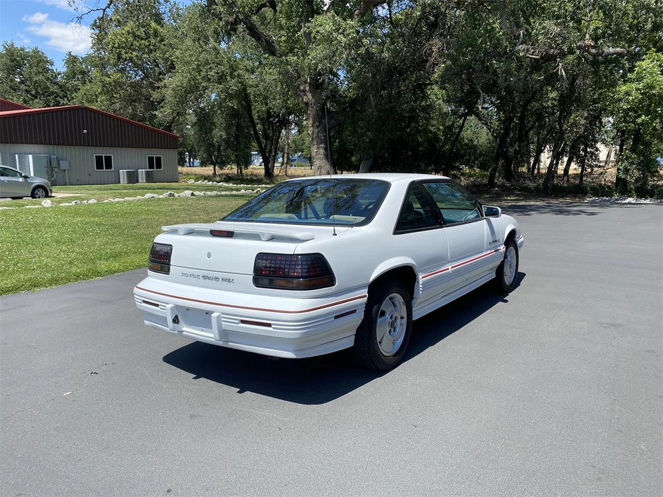 1995 Pontiac Grand Prix 3rd+ Gen - Image 6 of 31