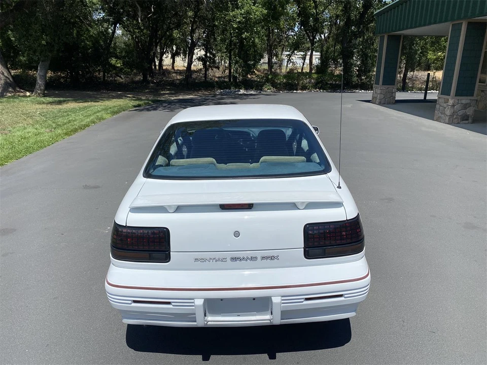 1995 Pontiac Grand Prix 3rd+ Gen - Image 10 of 31