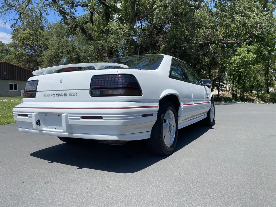 1995 Pontiac Grand Prix 3rd+ Gen - Image 11 of 31