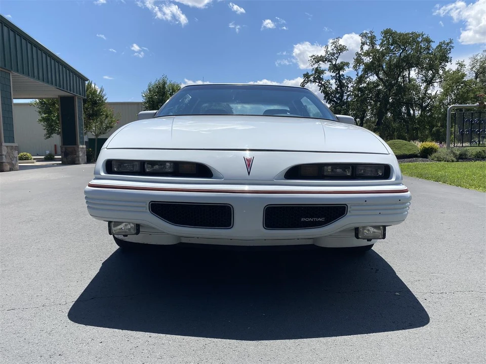1995 Pontiac Grand Prix 3rd+ Gen - Image 16 of 31