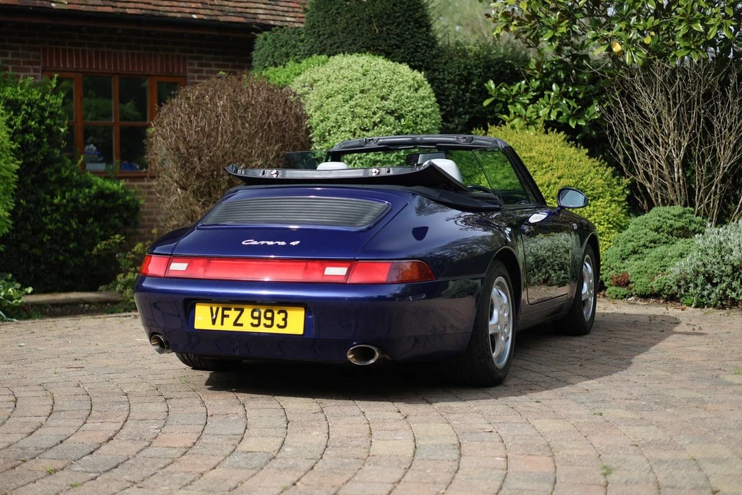 1995 Porsche 993 Carrera 4 - Image 14 of 30