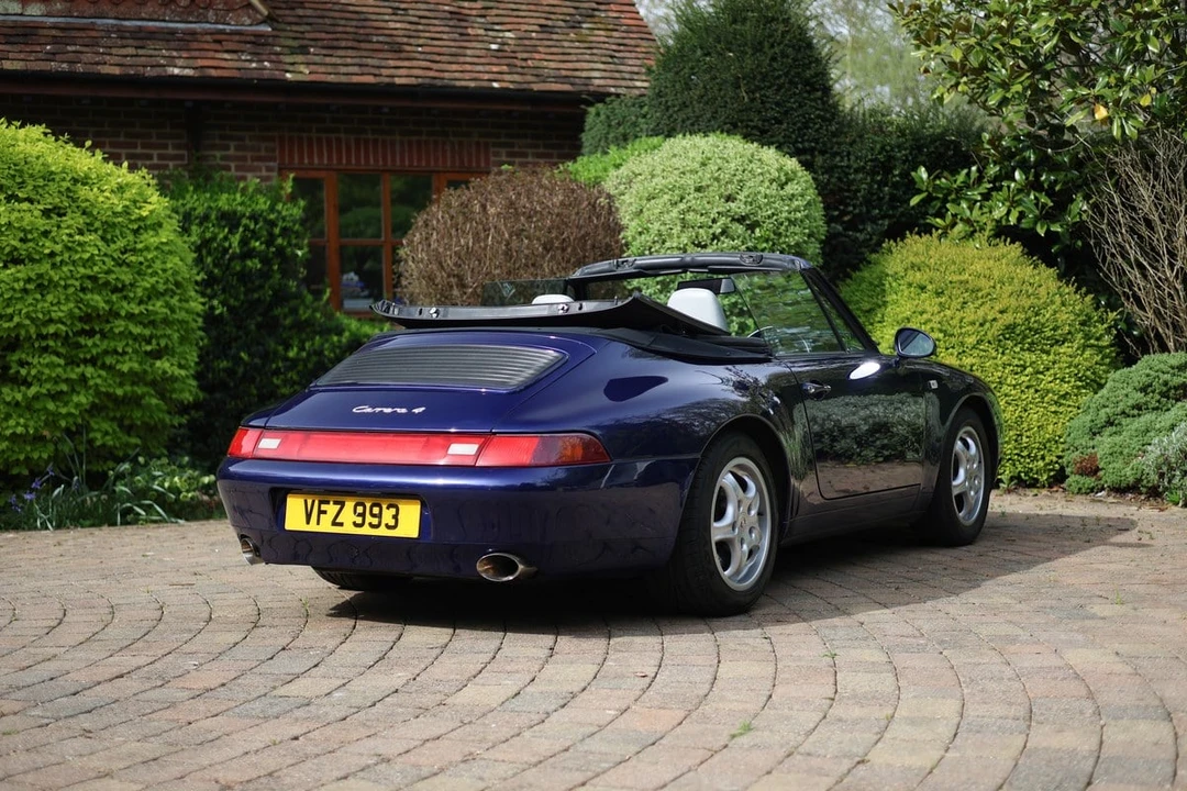 1995 Porsche 993 Carrera 4 - Image 15 of 30