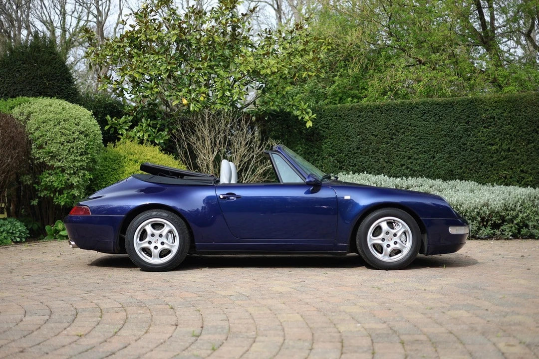 1995 Porsche 993 Carrera 4 - Image 11 of 30