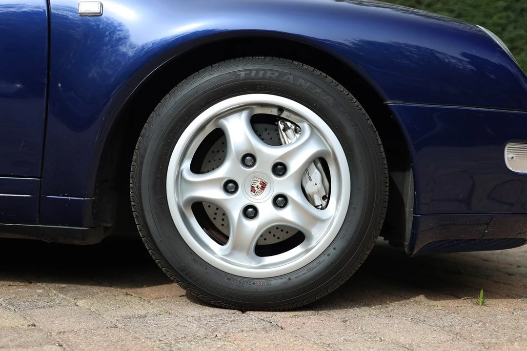 1995 Porsche 993 Carrera 4 - Image 19 of 30