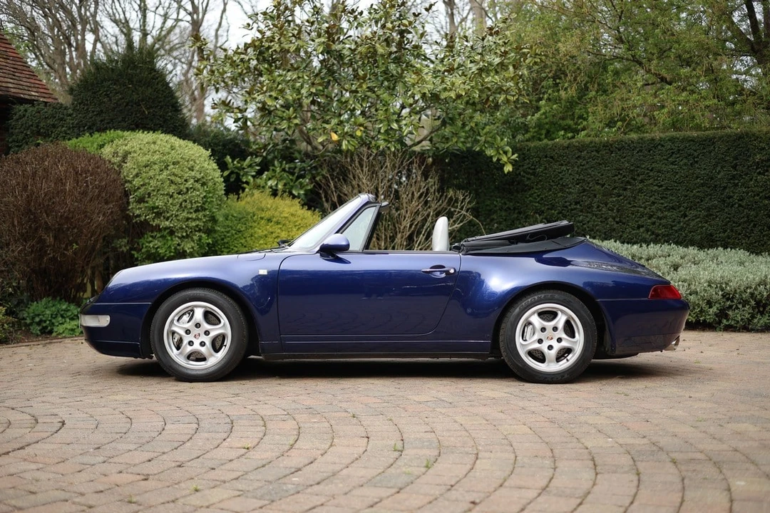 1995 Porsche 993 Carrera 4 - Image 10 of 30
