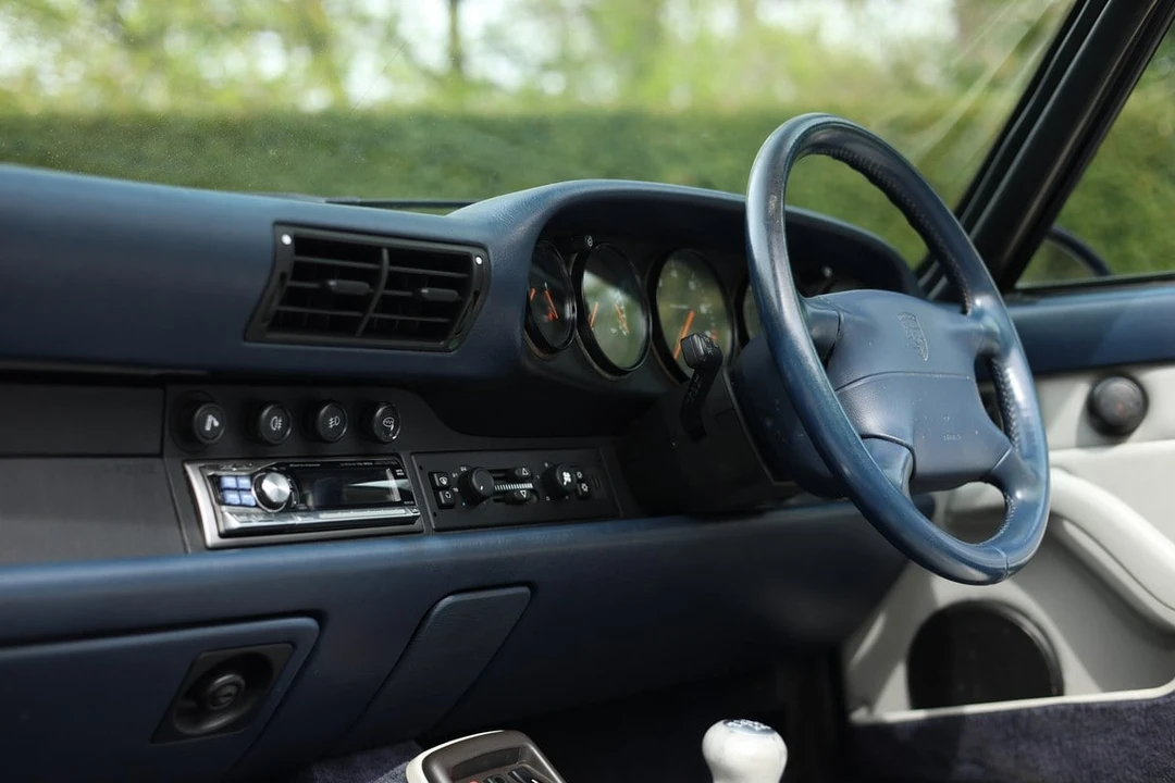 1995 Porsche 993 Carrera 4 - Image 23 of 30