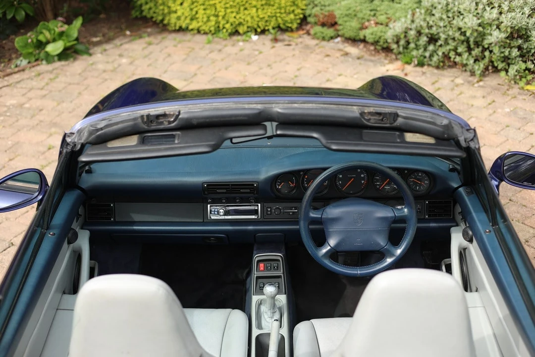 1995 Porsche 993 Carrera 4 - Image 20 of 30