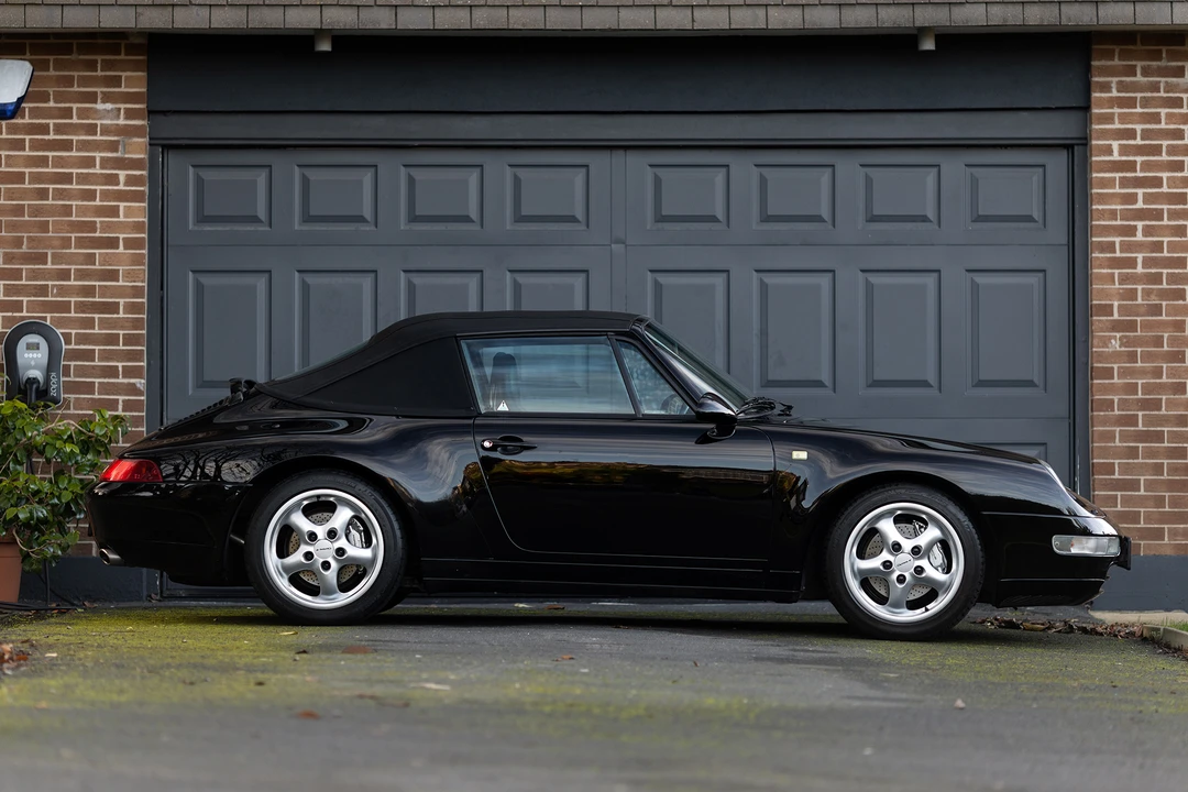 1995 Porsche 993 Carrera 4 - Image 4 of 31