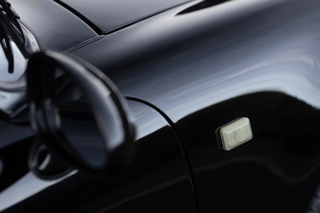1995 Porsche 993 Carrera 4 - Image 16 of 31