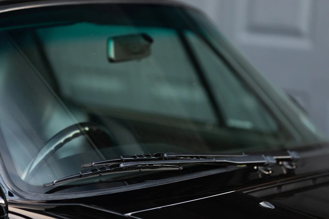 1995 Porsche 993 Carrera 4 - Image 21 of 31