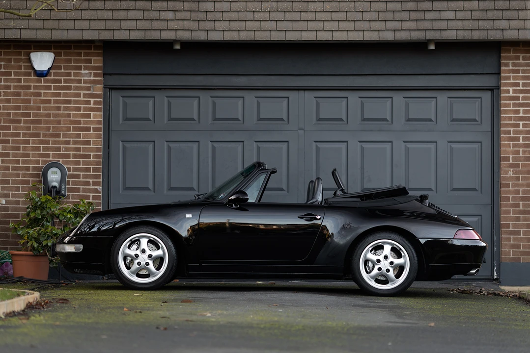 1995 Porsche 993 Carrera 4 - Image 8 of 31