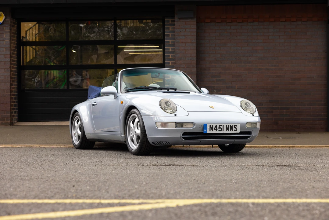 1995 Porsche 993 Carrera 4 - Image 11 of 31