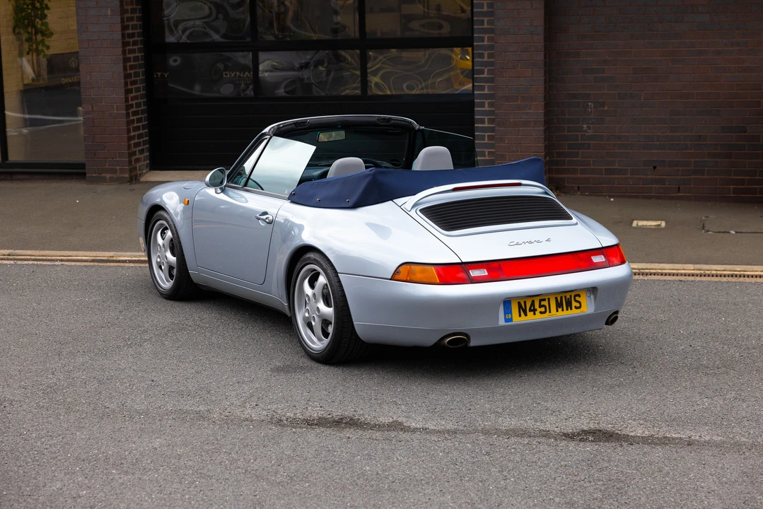 1995 Porsche 993 Carrera 4 - Image 27 of 31