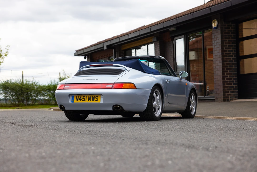 1995 Porsche 993 Carrera 4 - Image 5 of 31