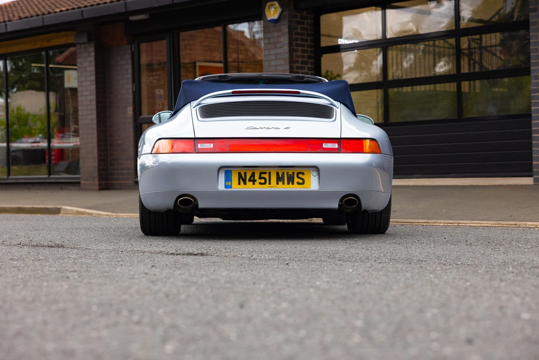 1995 Porsche 993 Carrera 4 - Image 6 of 31