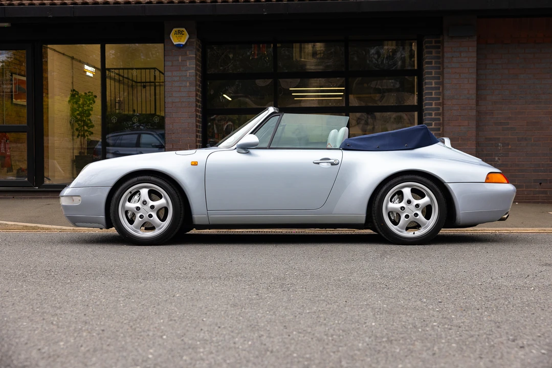 1995 Porsche 993 Carrera 4 - Image 8 of 31