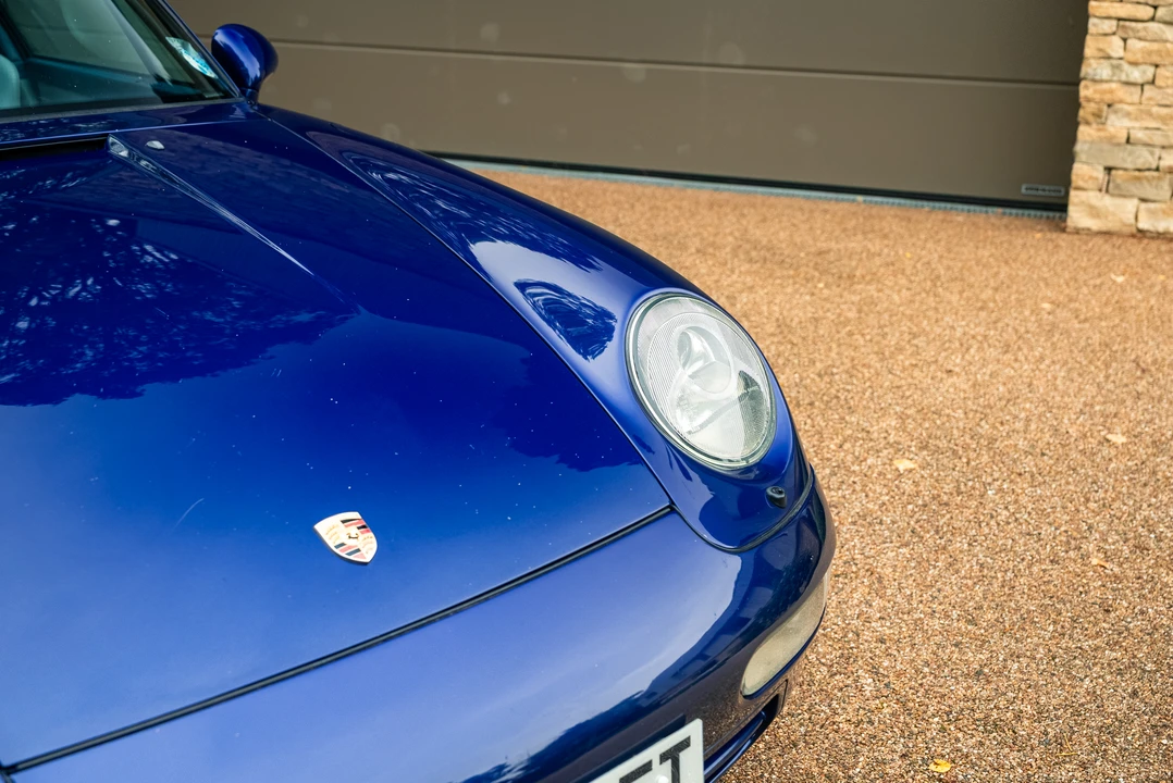 1995 Porsche 993 Carrera 4 - Image 14 of 31