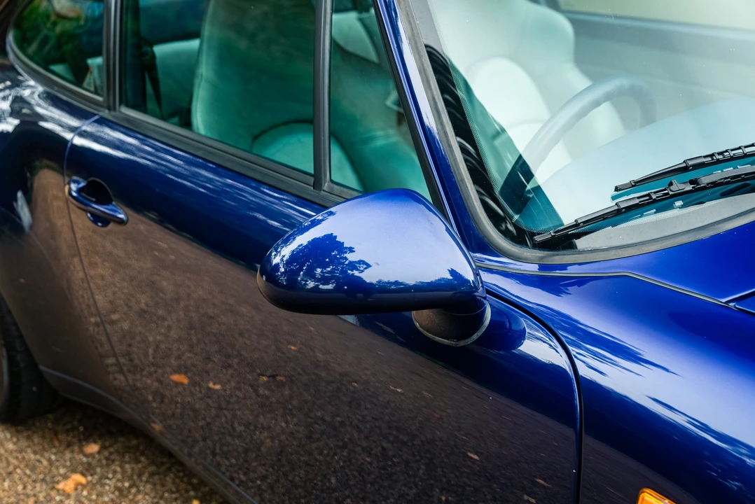 1995 Porsche 993 Carrera 4 - Image 16 of 31