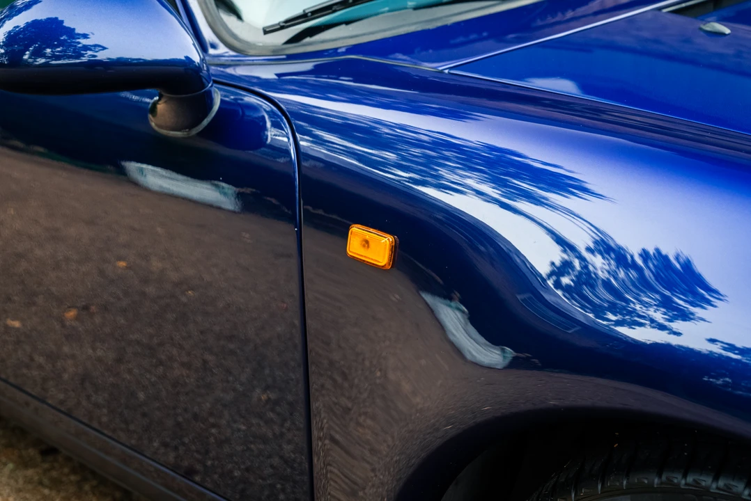 1995 Porsche 993 Carrera 4 - Image 19 of 31
