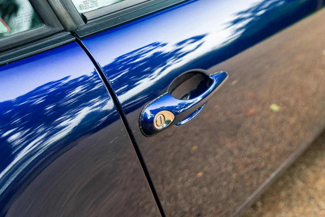 1995 Porsche 993 Carrera 4 - Image 21 of 31