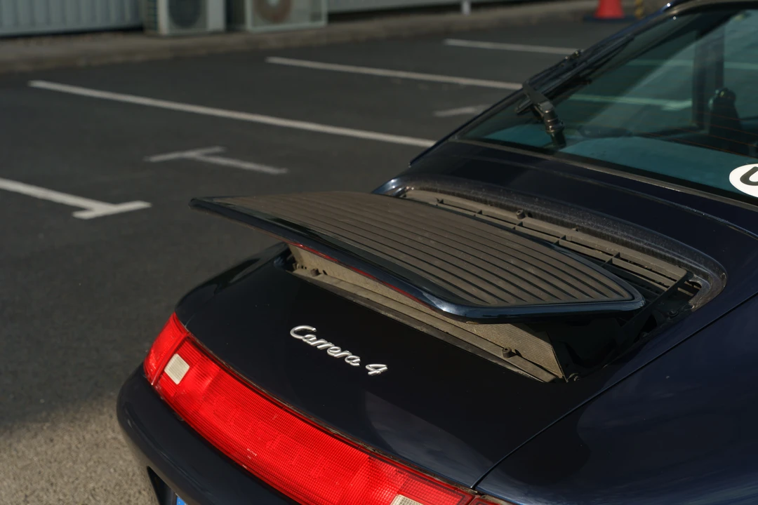 1995 Porsche 993 Carrera 4 - Image 18 of 31