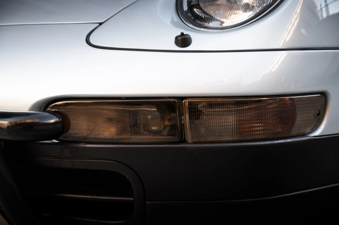 1995 Porsche 993 Carrera 4 - Image 26 of 31
