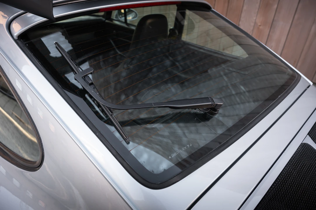 1995 Porsche 993 Carrera 4 - Image 28 of 31