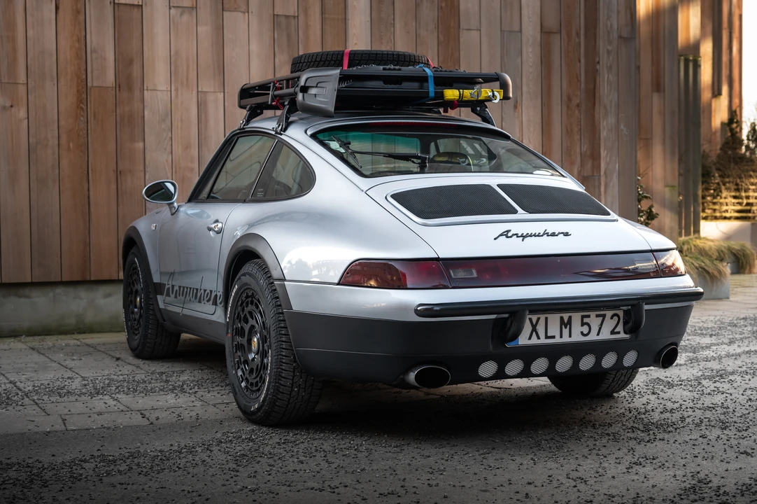 1995 Porsche 993 Carrera 4 - Image 11 of 31