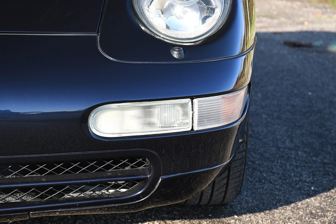 1995 Porsche 993 Carrera 4 - Image 24 of 31
