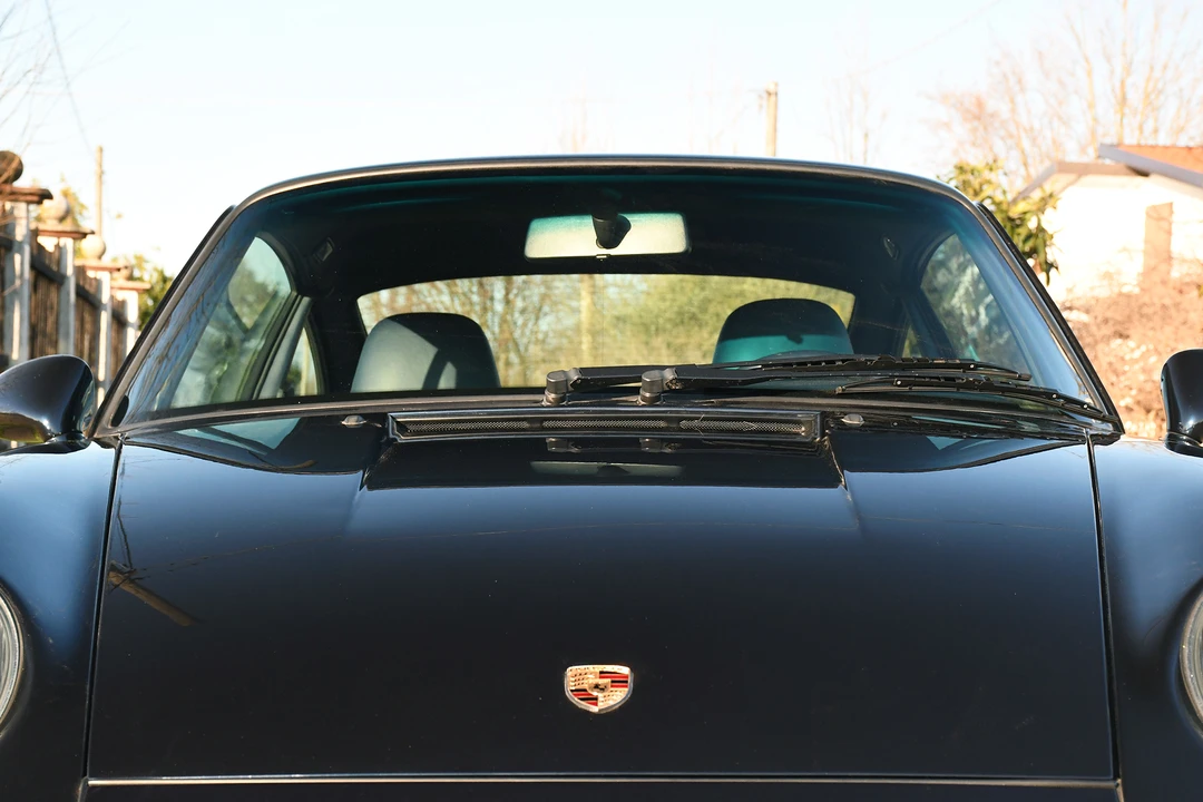 1995 Porsche 993 Carrera 4 - Image 26 of 31